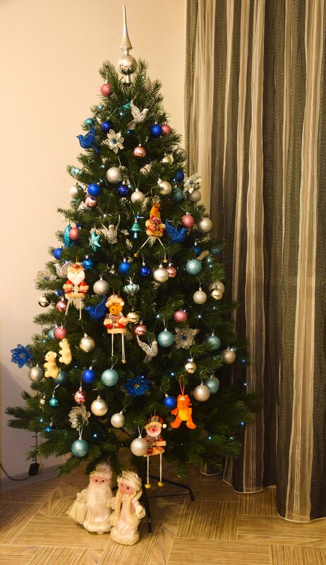 Домашняя елочка. - Юрий Полторыхин.