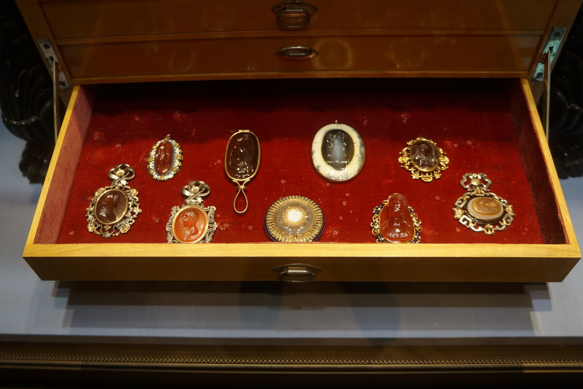 Тайны и красота. Европейские настольные кабинеты XVI - XIX веков. - zavitok *