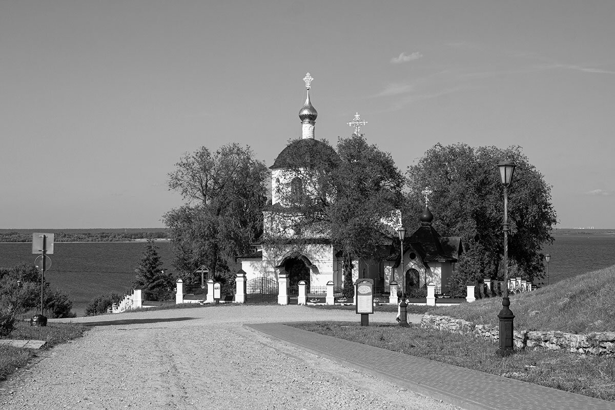 На берегу - Александр Трухин