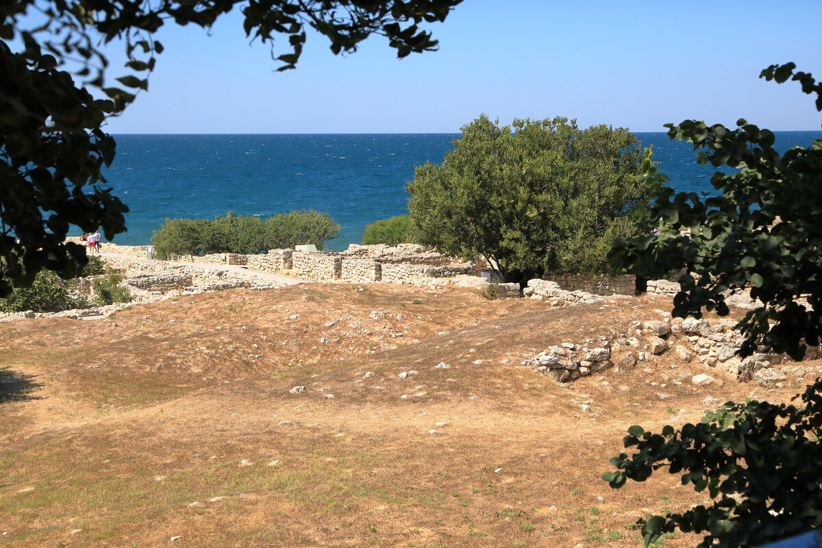 Камни древнего Херсонеса - Леонид 