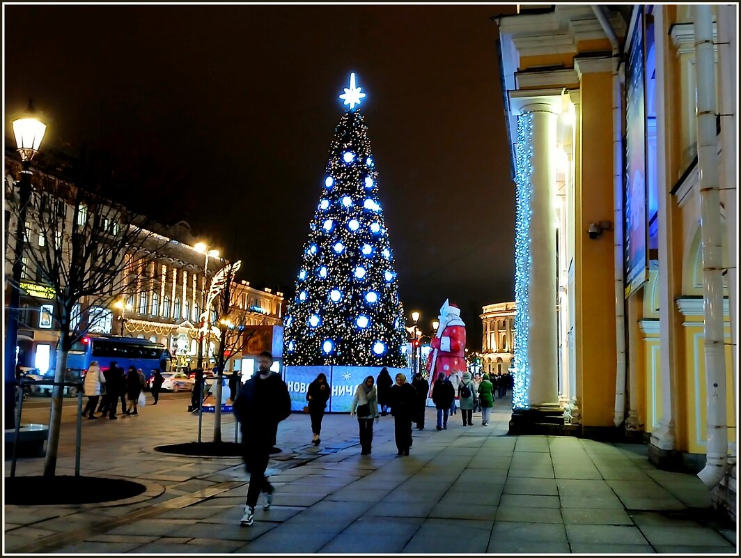 У Гостиного двора. - Лия ☼