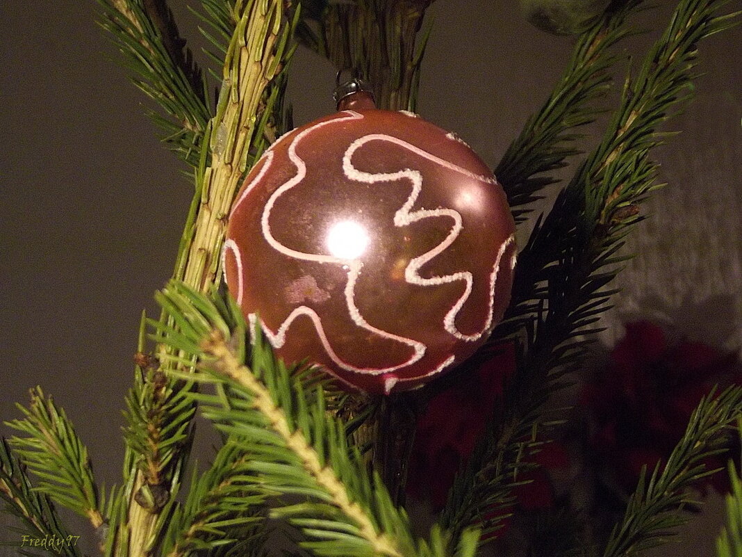 На новогодней ёлке - Freddy 97