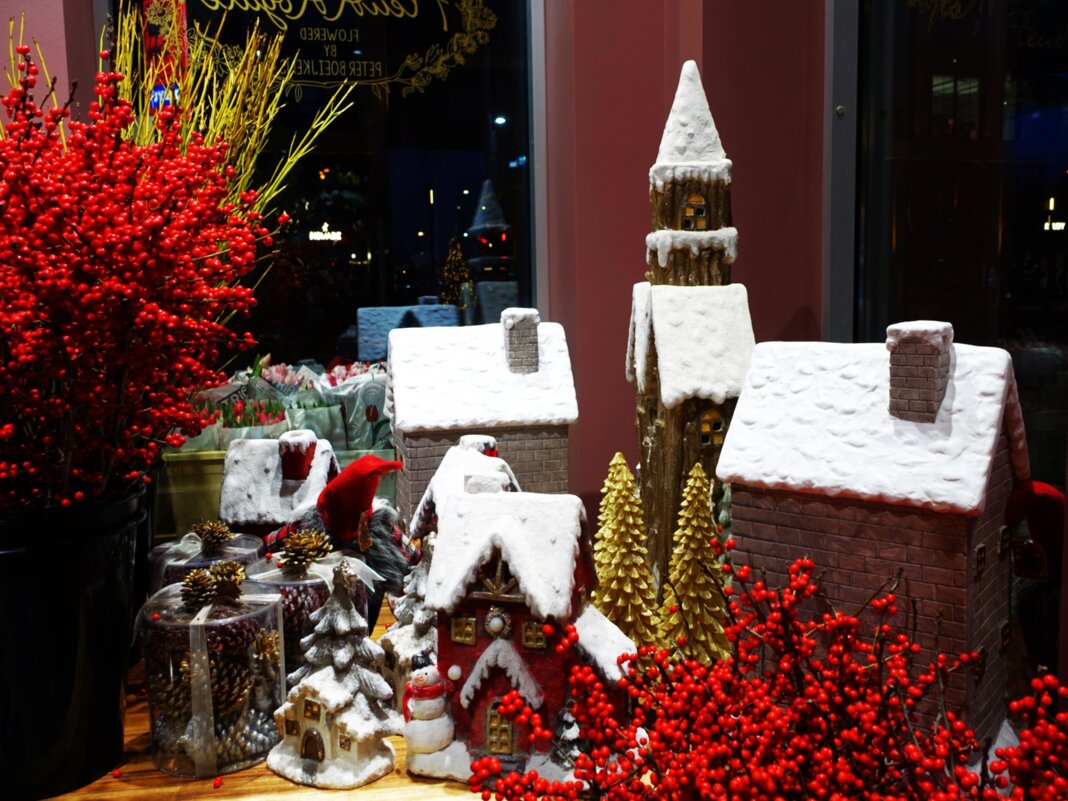 Новогоднее украшение на окне - Aida10 