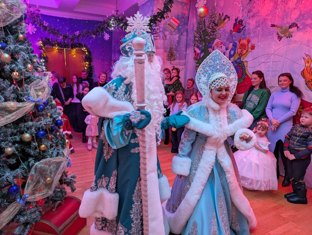 Дед Мороз и Снегурочка - Андрей Хлопонин