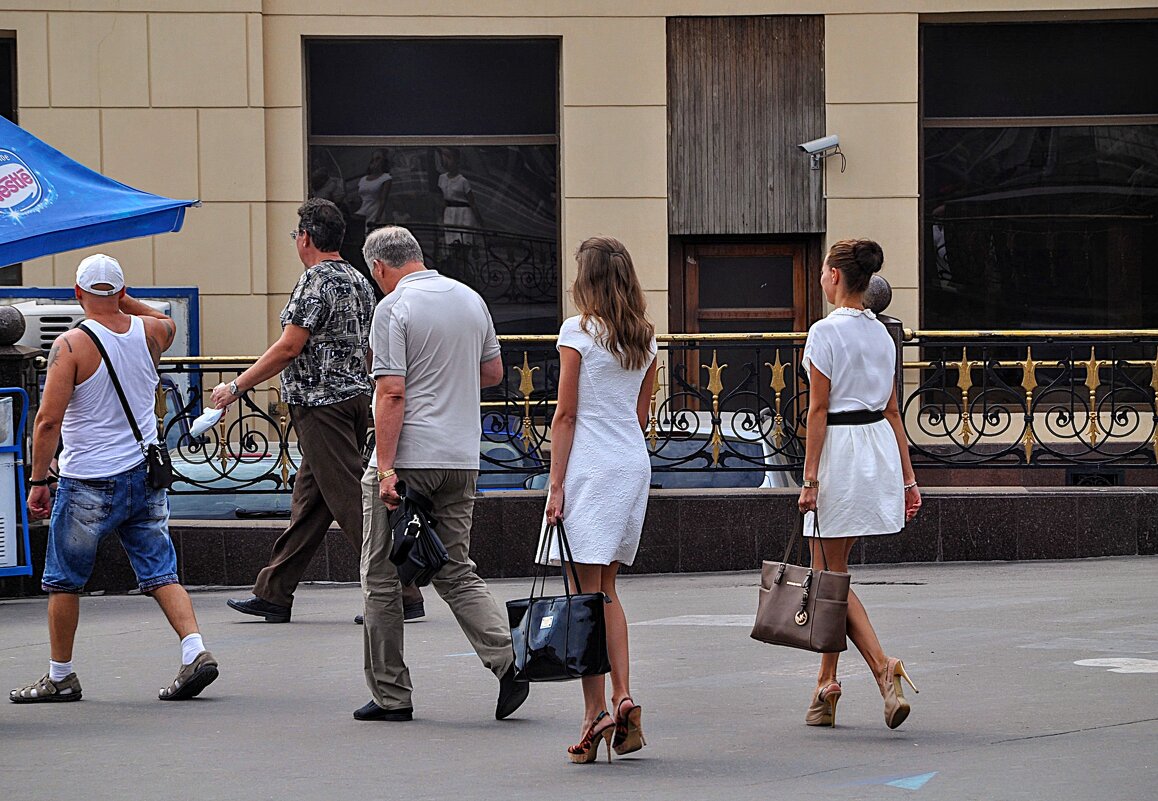 Куда спешат , к чему свой держат путь ? ) - Анатолий Колосов