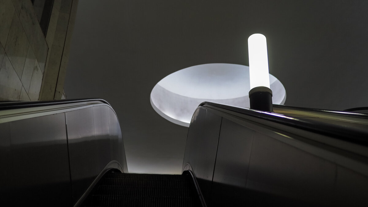 Метро - юрий поляков