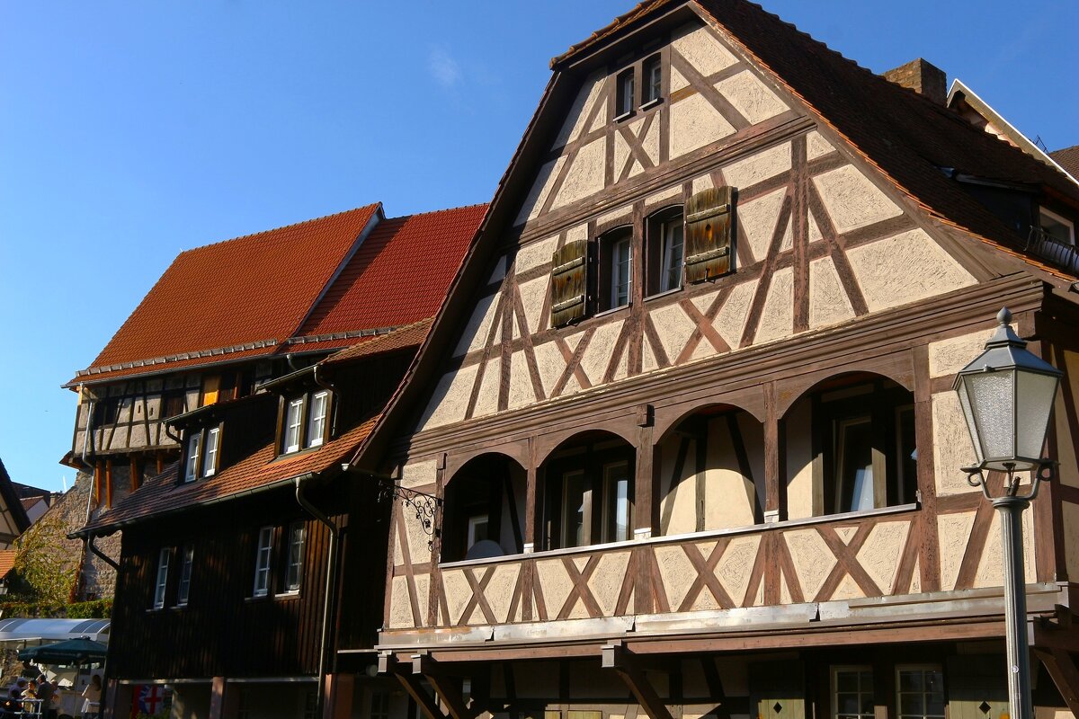 В старом городе - Юрий. Шмаков