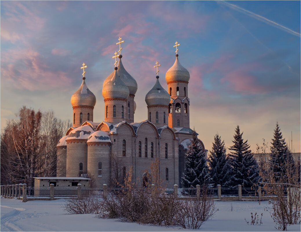 Утреннее солнце озарило купола... - Алексей Мезенцев
