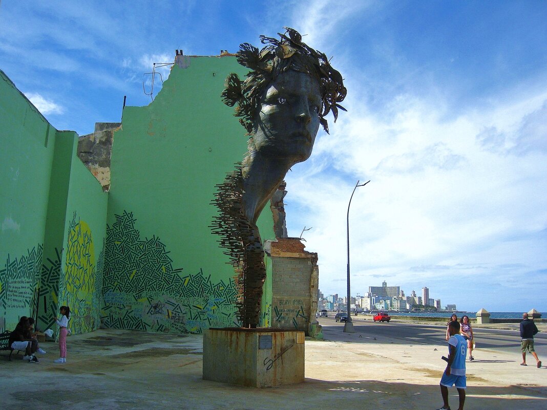 Чудесная сульптура "Весна" в кубинской столице Гаване. - unix (Илья Утропов)