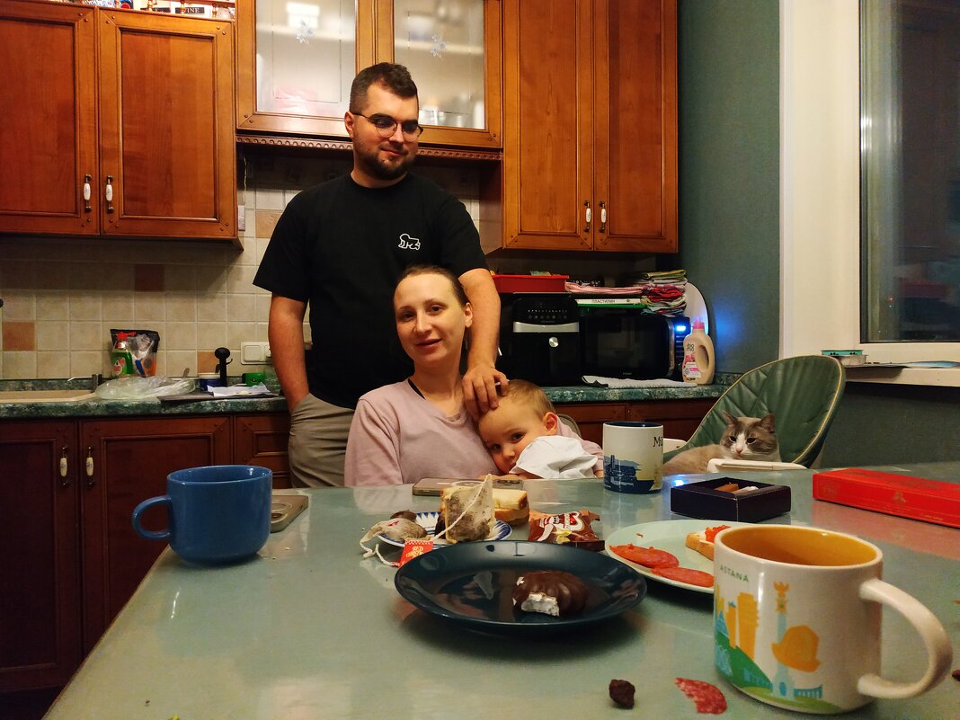 Дед Мороз иногда бывает в гостях - Андрей Лукьянов Дед Мороз иногда бывает в гостях - Андрей Лукьянов