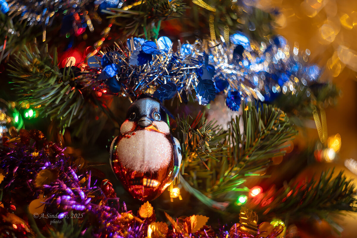Украшения на новогодней ёлке - Александр Синдерёв