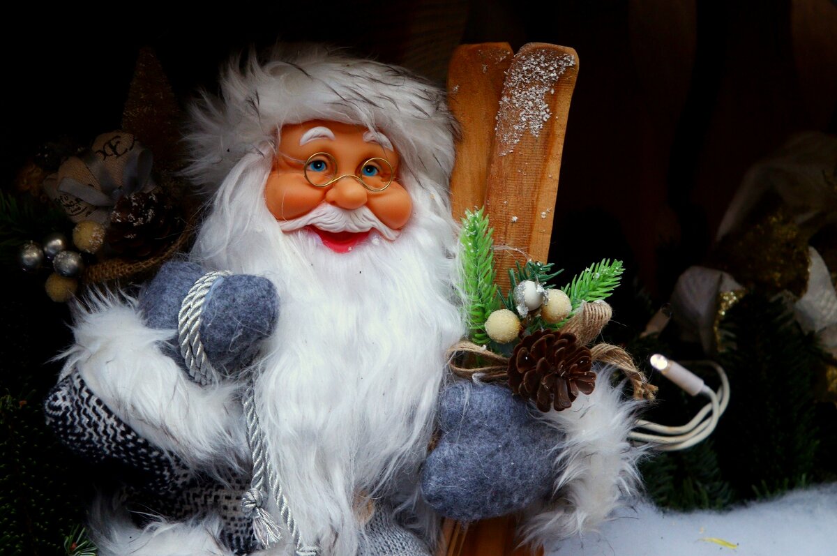 С наступающим Новым годом ,друзья! Счастья Вам! - Юрий. Шмаков