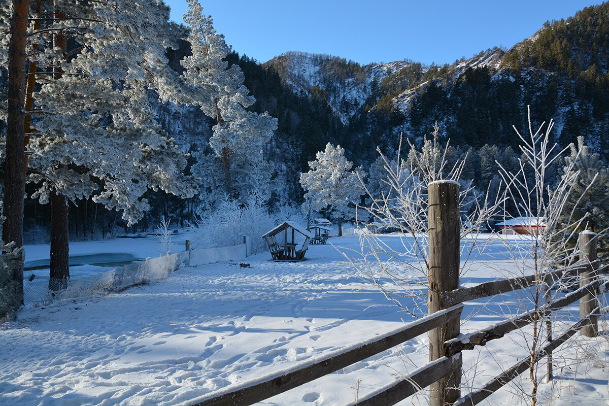 У Синего плёса - Валерий Медведев У Синего плёса - Валерий Медведев