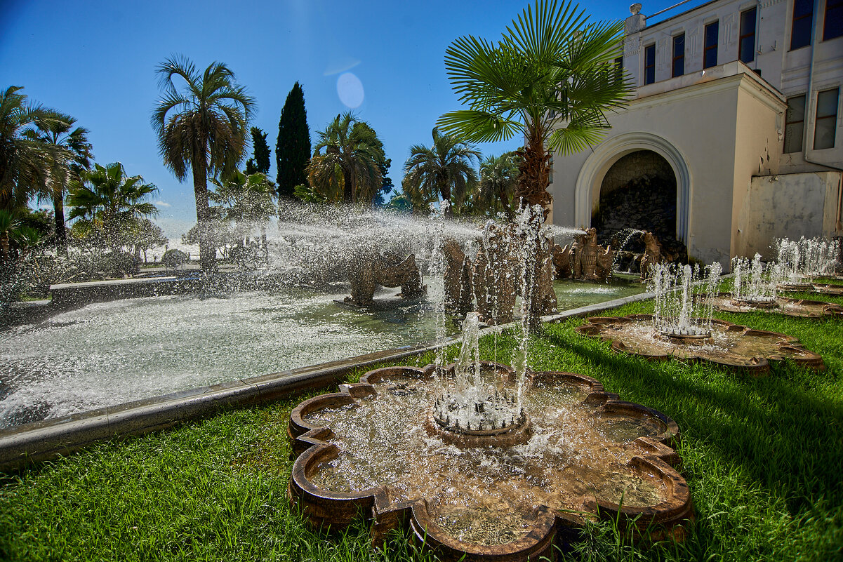 Фонтан Грифоны - Александр Леонов