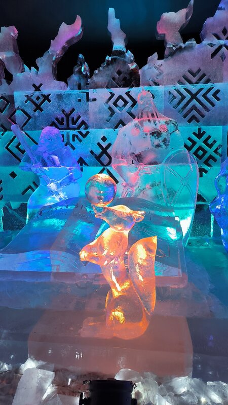 Герои сказок на выставке ледовых скульптур "Кроншлёд". - Ольга 