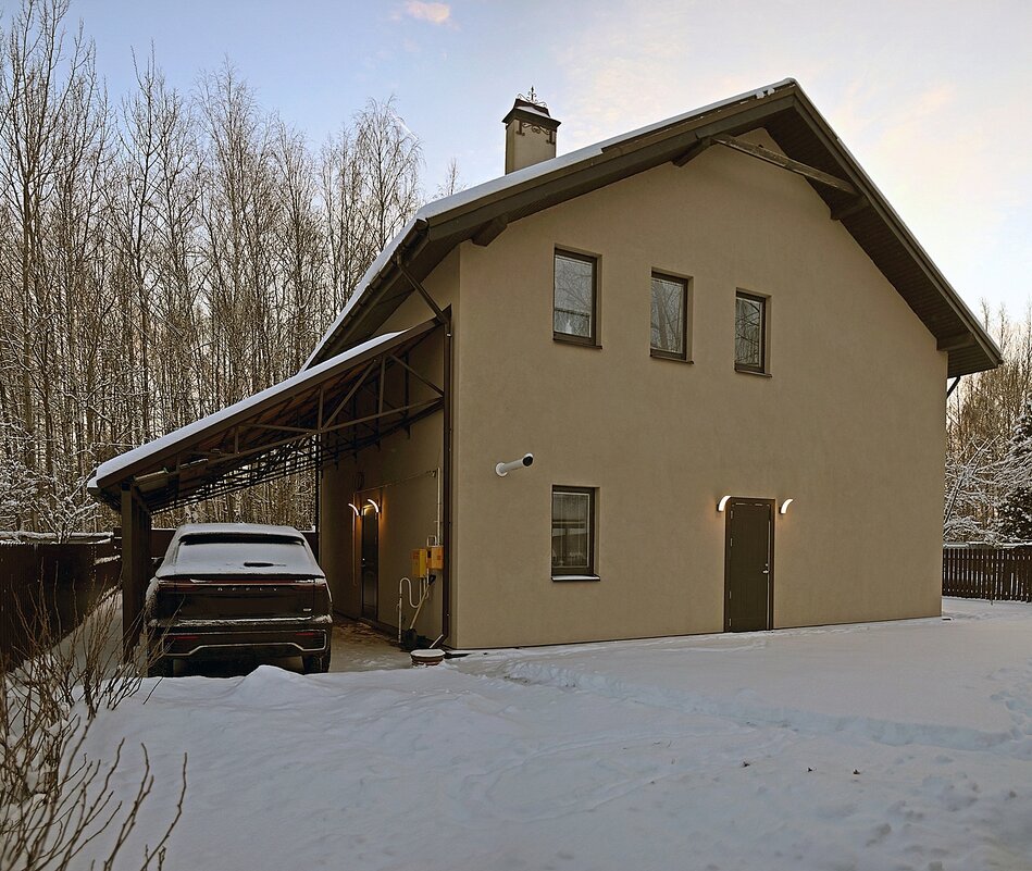 У сына в загородном доме - Валерий Иванович