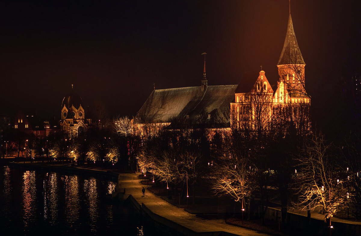 Река Прегель или Преголя и Кафедральный собор. - Лилия . Река Прегель или Преголя и Кафедральный собор. - Лилия .