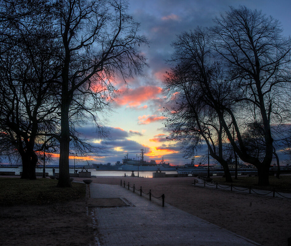 *** - Сергей Григорьев