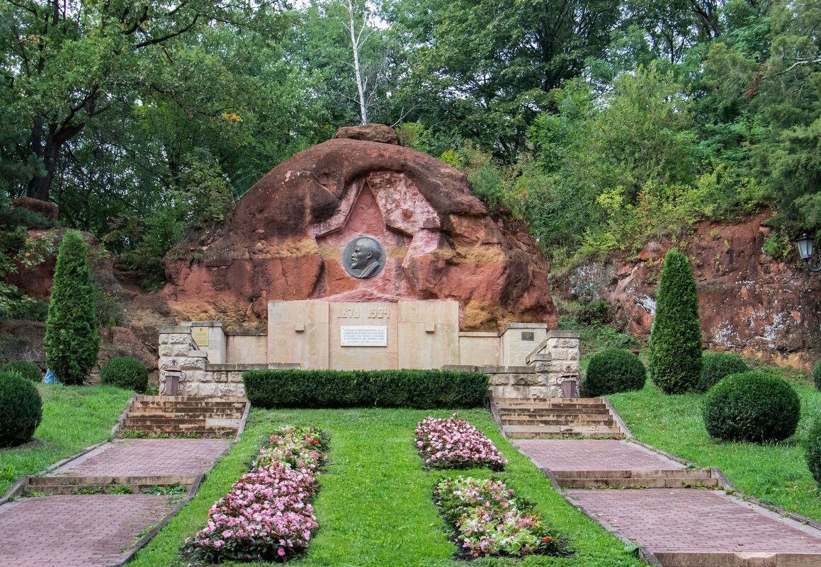 Красные камни - navalon M