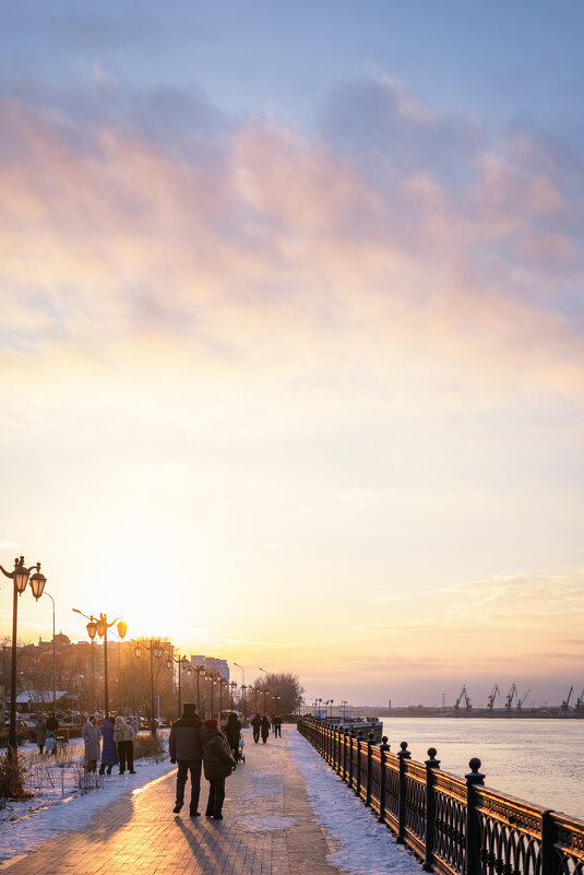 Волжский променад - Сергей Сабешкин Волжский променад - Сергей Сабешкин