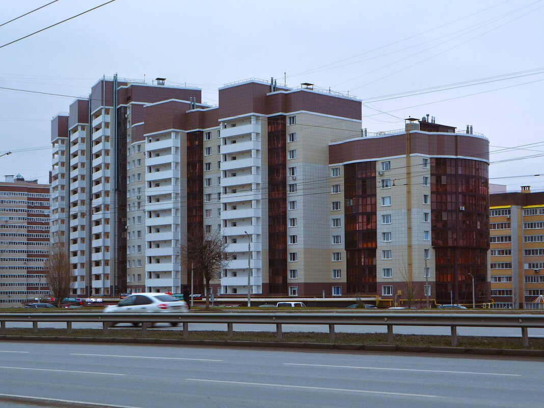 Чебоксары. Дом по пр. Тракторостроителей 72. - Пётр Чернега Чебоксары. Дом по пр. Тракторостроителей 72. - Пётр Чернега