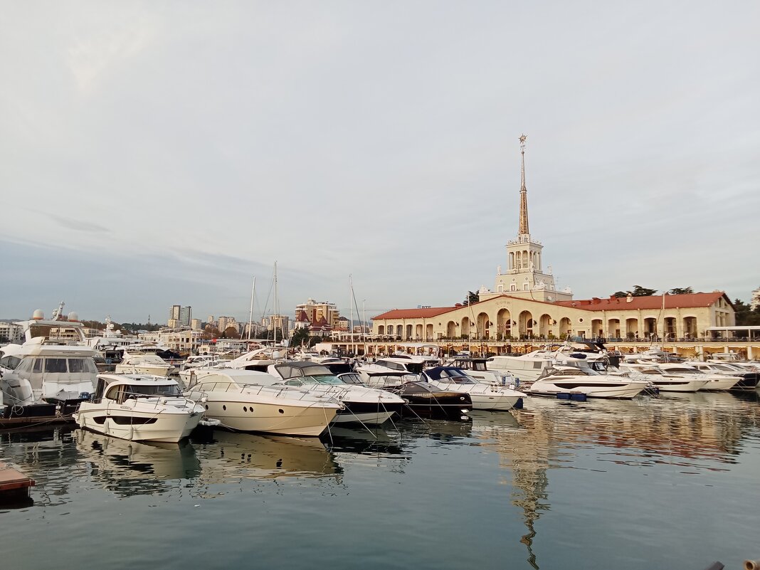 У причала... - Виктор У причала... - Виктор