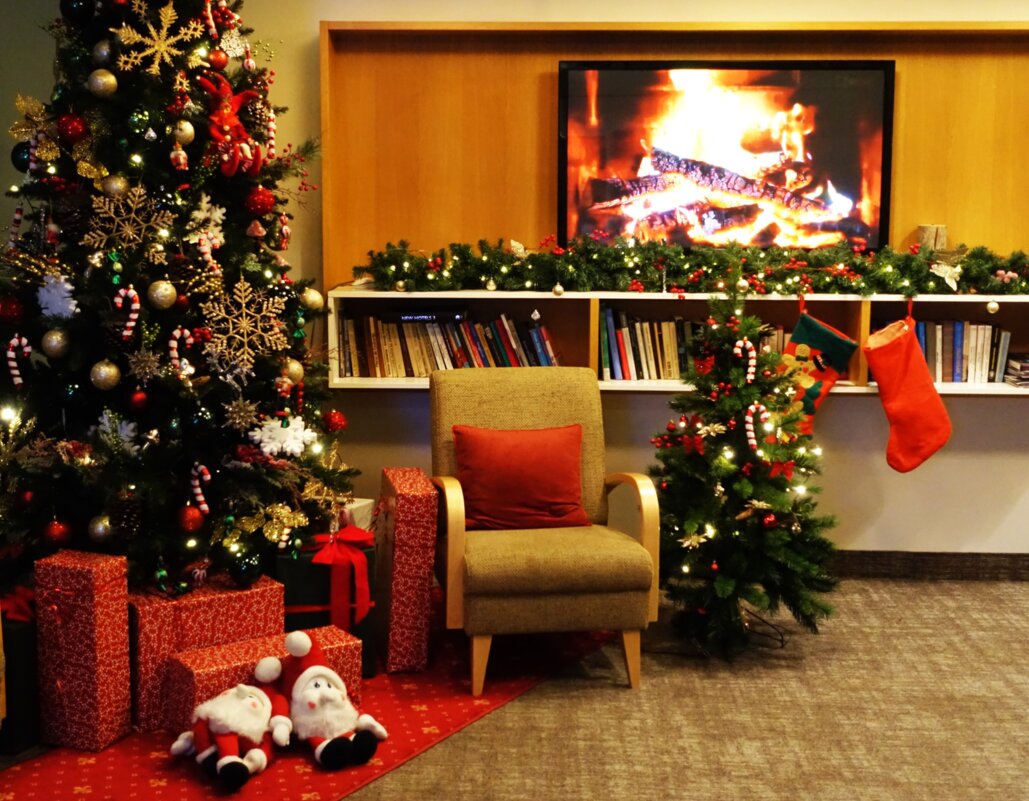 Уютный новогодний уголок в гостинице - Aida10 Уютный новогодний уголок в гостинице - Aida10