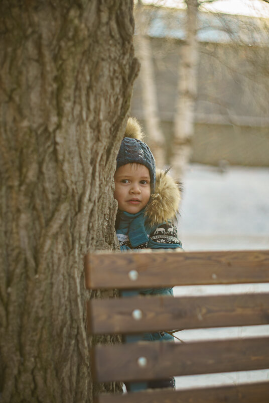 Прячется) - Алексей Копцев 