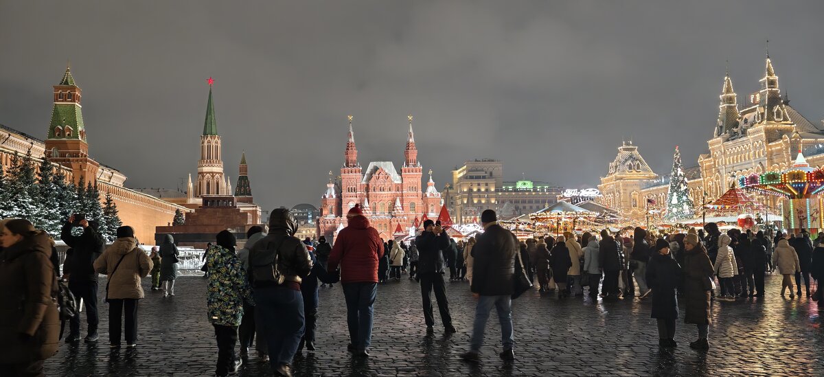 На Новогодней Красной площади - <<< Наташа >>>