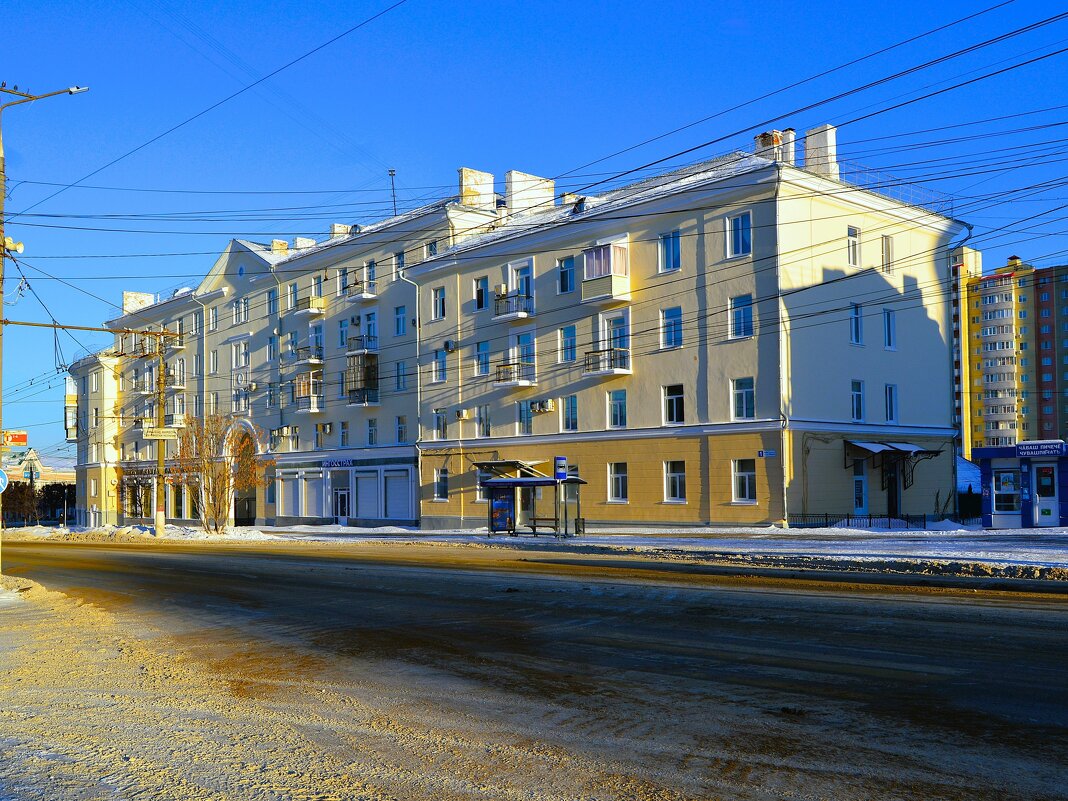 Чебоксары. Дом по пр. Ленина 1 зимой. - Пётр Чернега Чебоксары. Дом по пр. Ленина 1 зимой. - Пётр Чернега