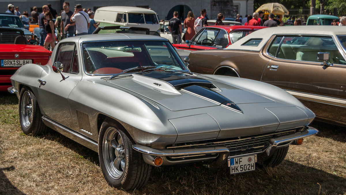 Chevrolet Corvette C2 Sting Ray 1963 - 1967 - Олег Зак Chevrolet Corvette C2 Sting Ray 1963 - 1967 - Олег Зак