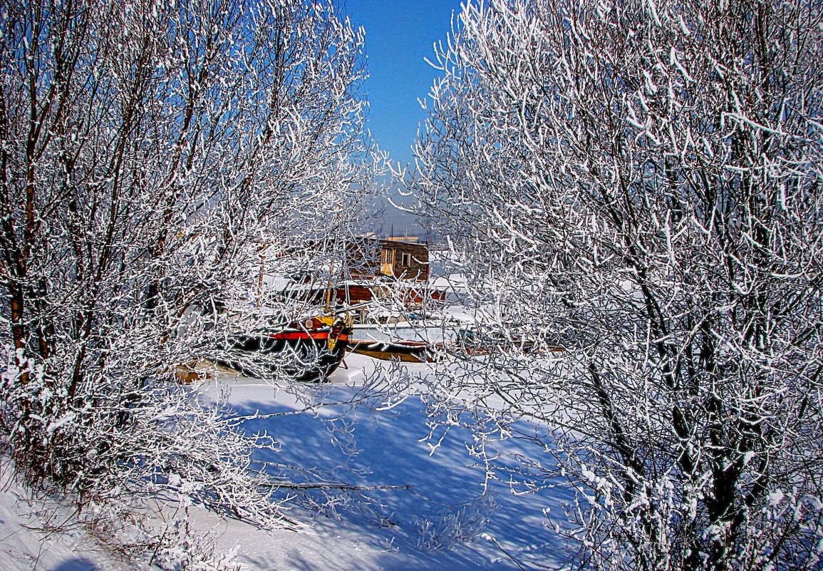 Бухта заброшенных кораблей,,, - Анатолий Колосов