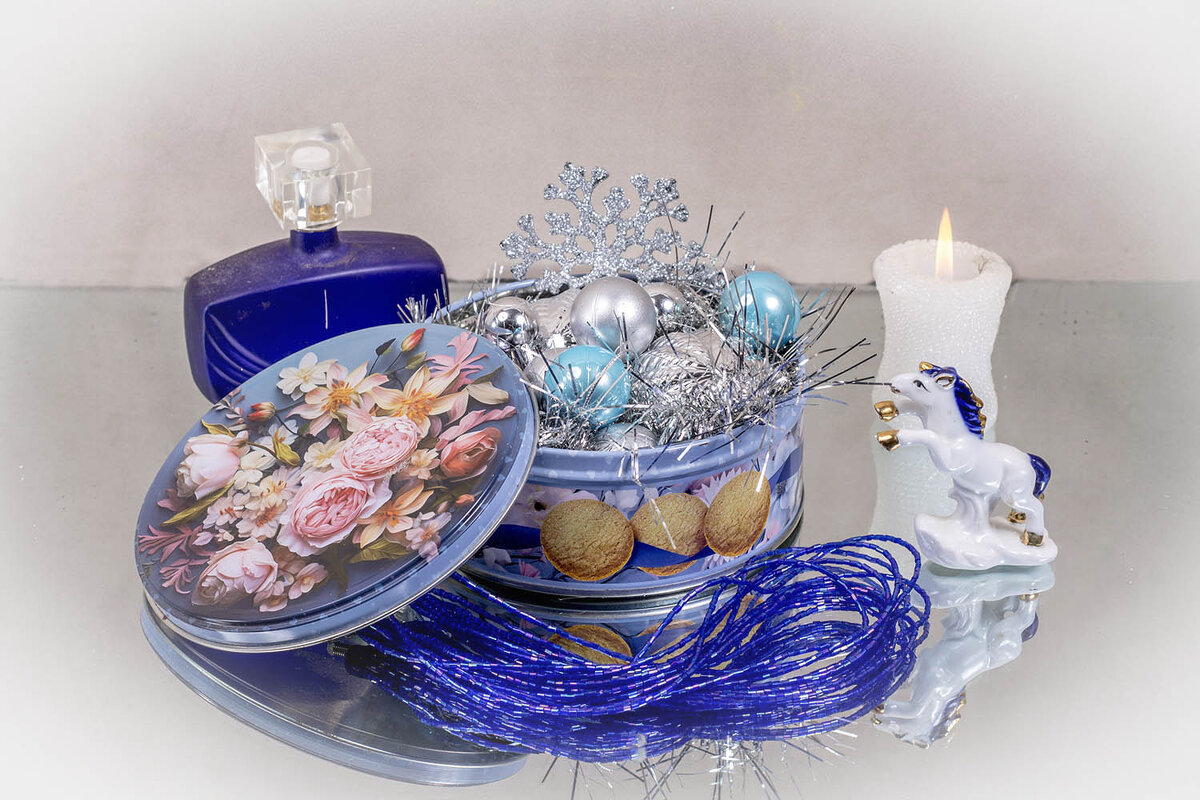 Новогодний натюрморт - Людмила Павловна Крышковец