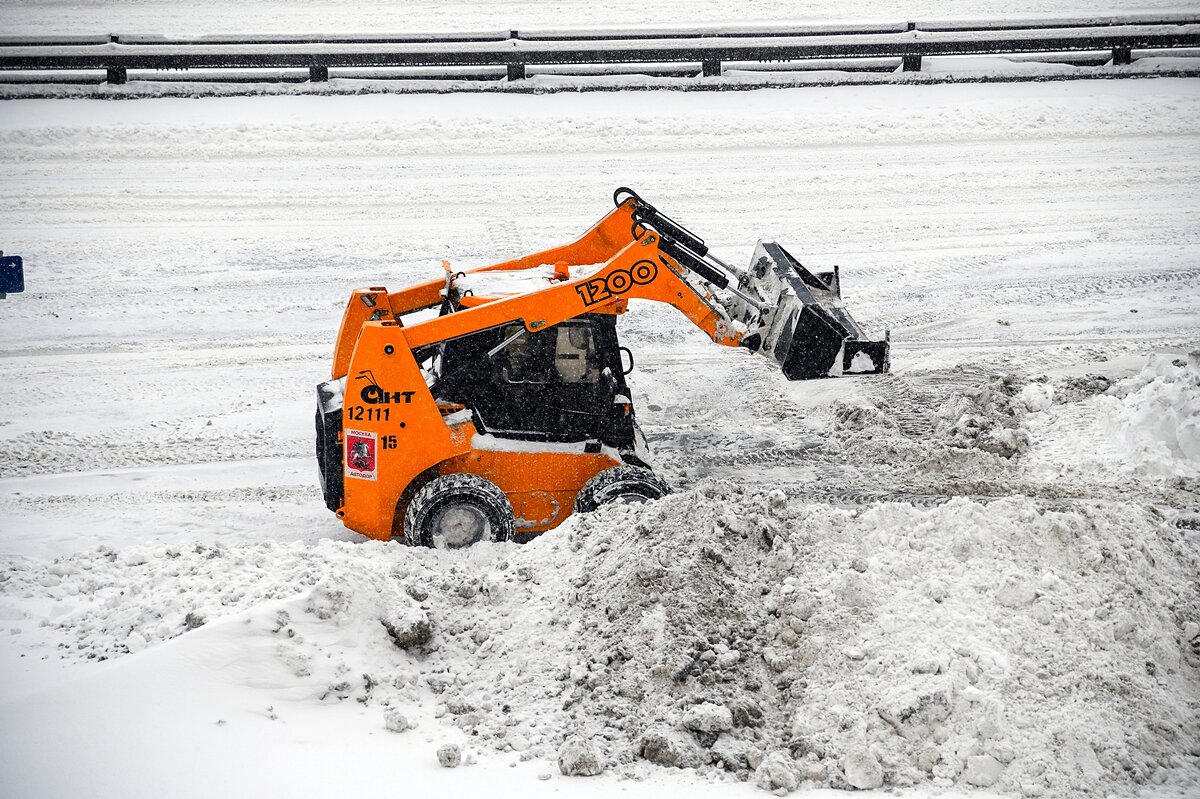 На переднем крае - Валерий Иванович