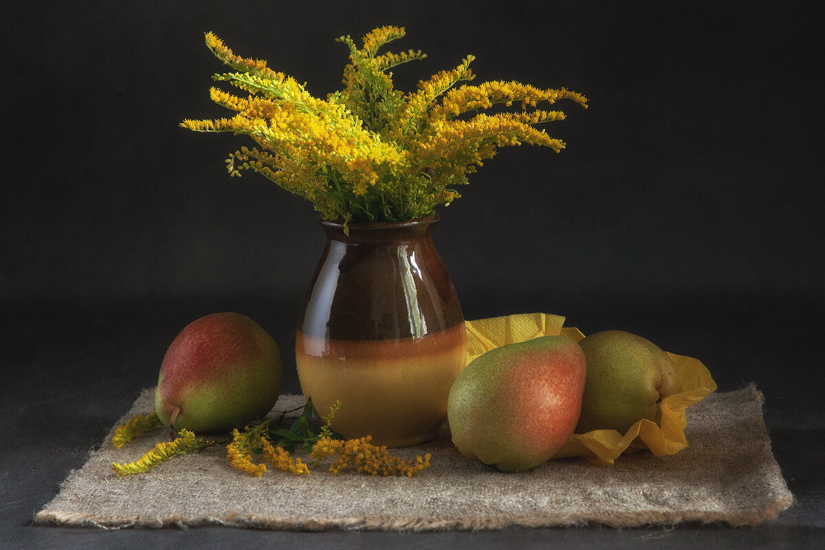 Натюрморт с грушами. - Лилия * Натюрморт с грушами. - Лилия *