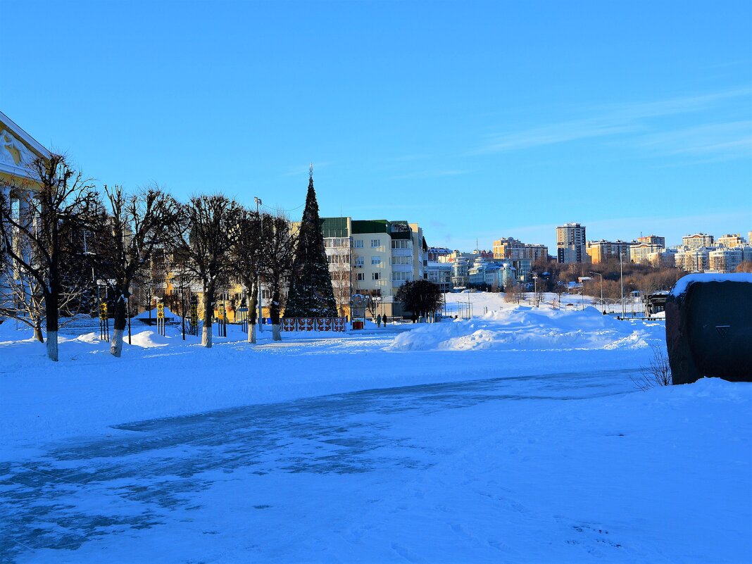 Чебоксары. Красная площадь зимой. - Пётр Чернега Чебоксары. Красная площадь зимой. - Пётр Чернега
