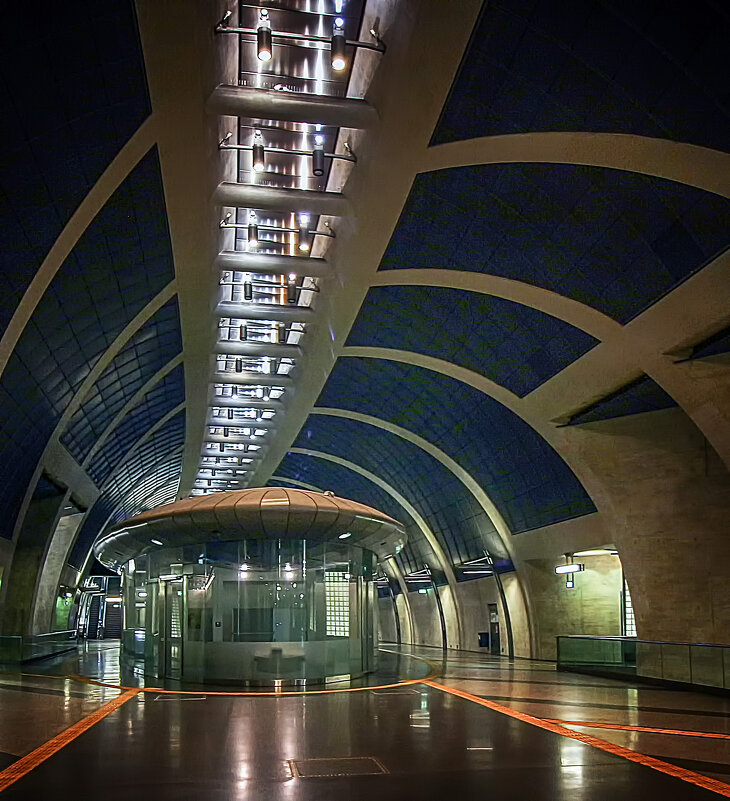 Остановка подземки Хоймаркт - Андроник Александр 