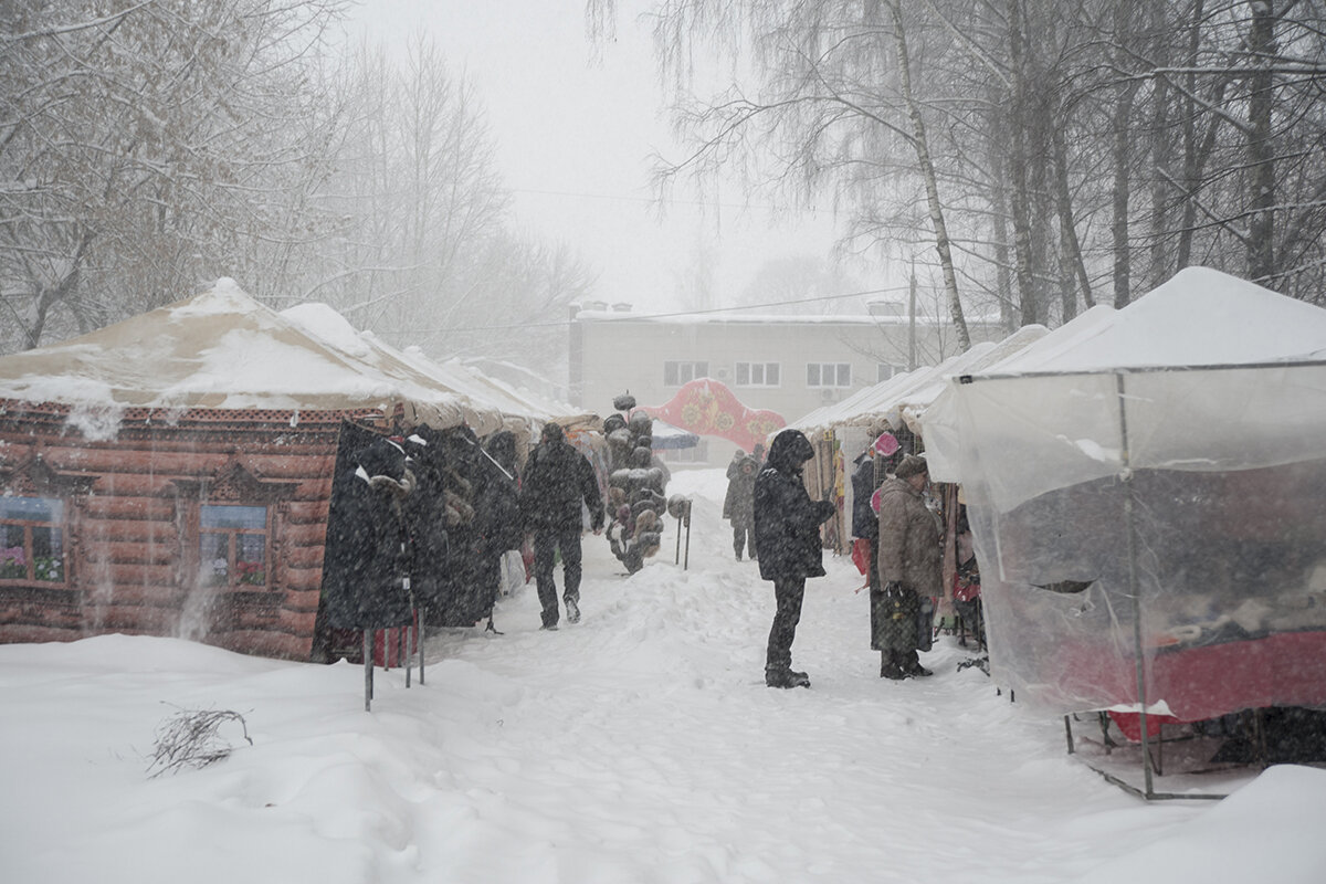 Городские картинки  Ярмарка приехала - Владимир Носов