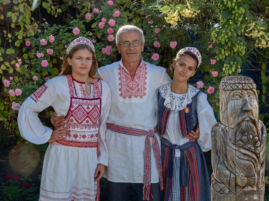 Дед с внучками - Игорь Волков