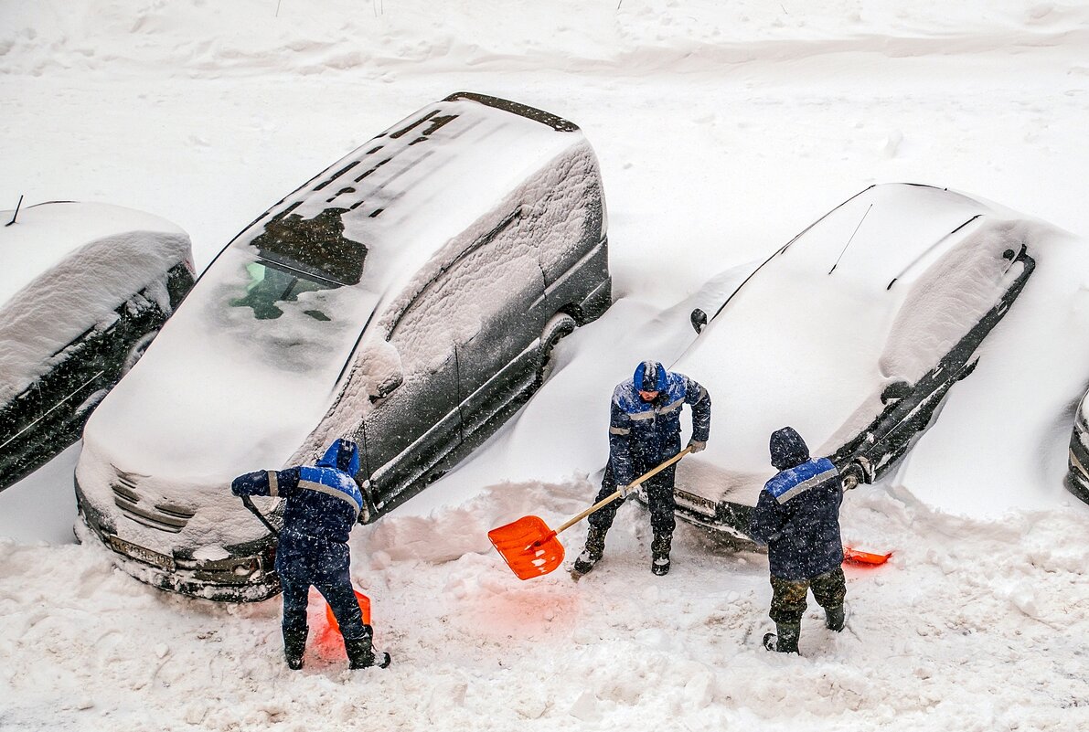 На переднем крае - Валерий Иванович
