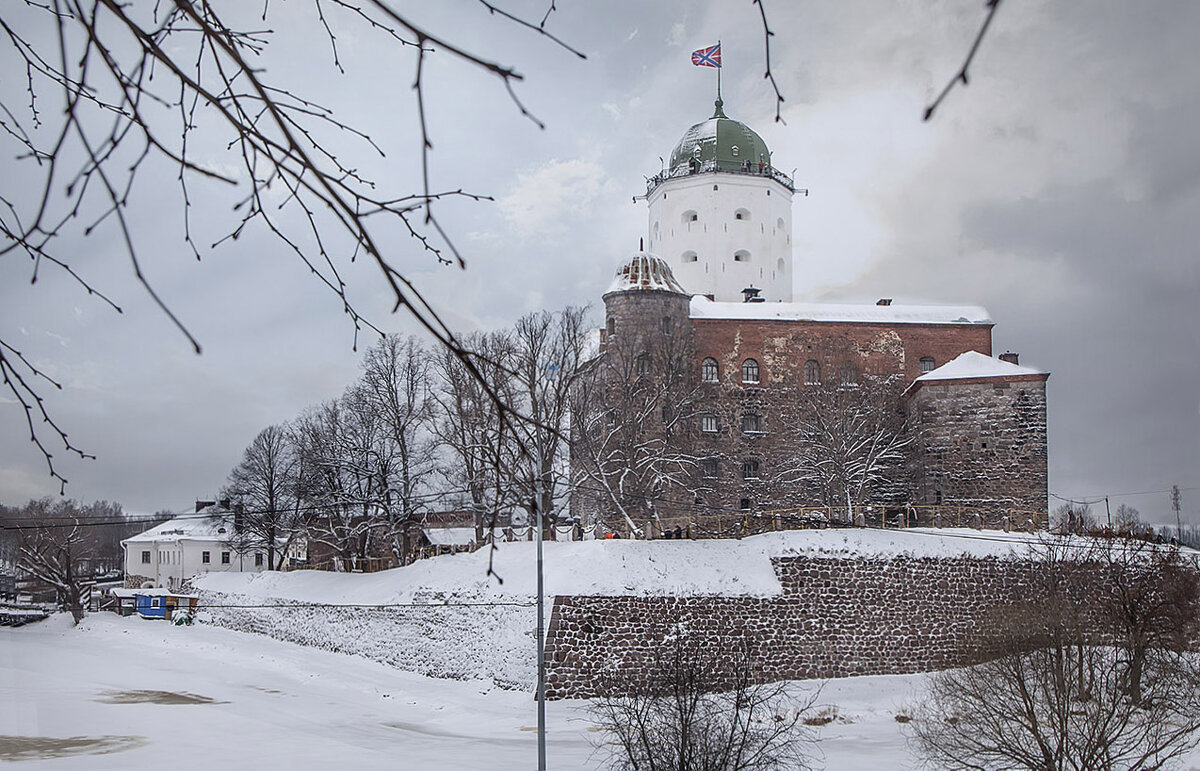 Древнейший выборгский замок (1293г)-центр притяжения туристов. - Bosanat 