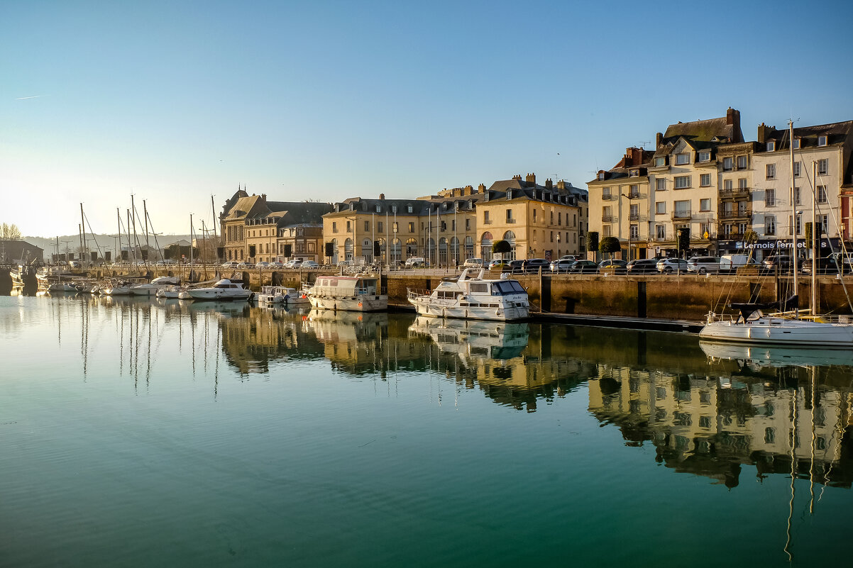 Water reflection in Dieppe - Alena Kramarenko