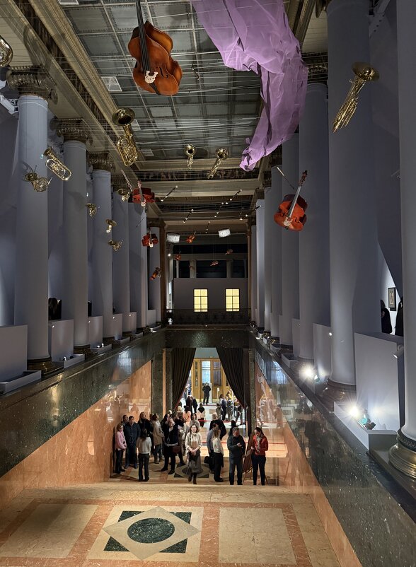 Шагал шагает по музею… - Любовь 