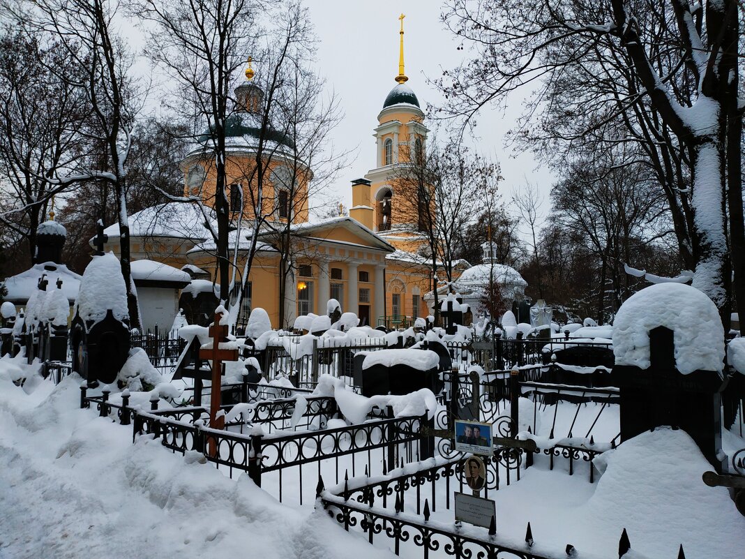* * * - Андрей Лукьянов