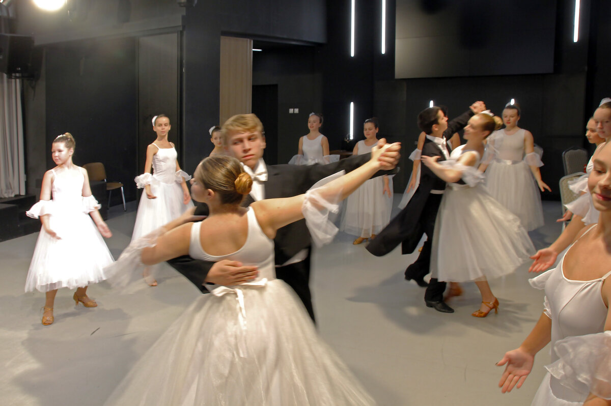 На сколько девчонок по статистике двое ребят - Александр Рябчиков