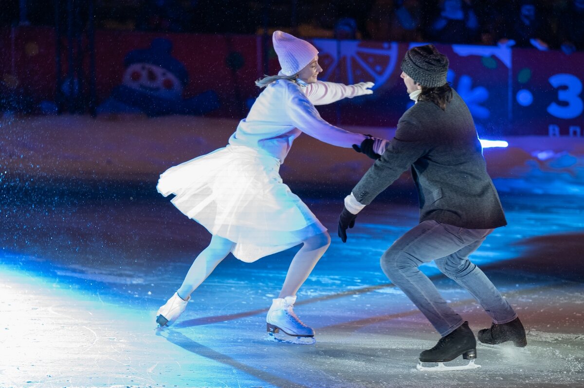 Чемпионы мира Оксана Домнина и Максим Шабалин. - Виктор Евстратов