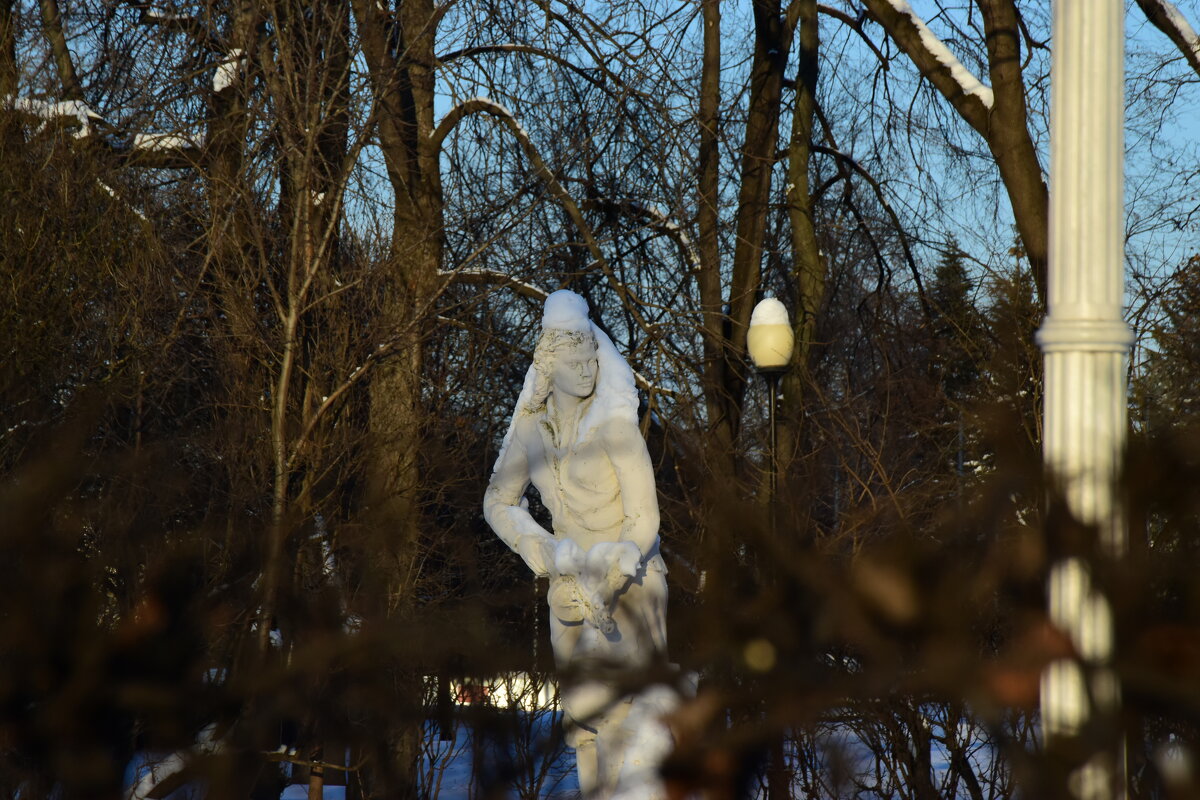 Скульптура в снегах - Наталья Вязигина