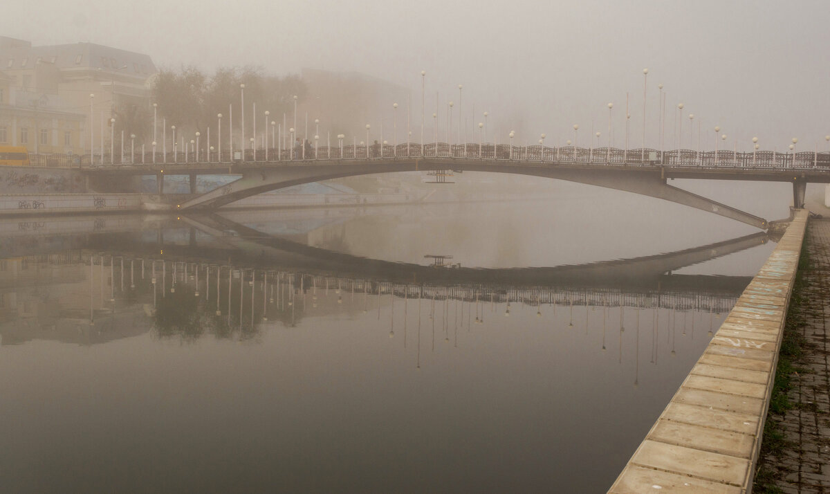 Мостик в тумане - Владимир Жуков Мостик в тумане - Владимир Жуков