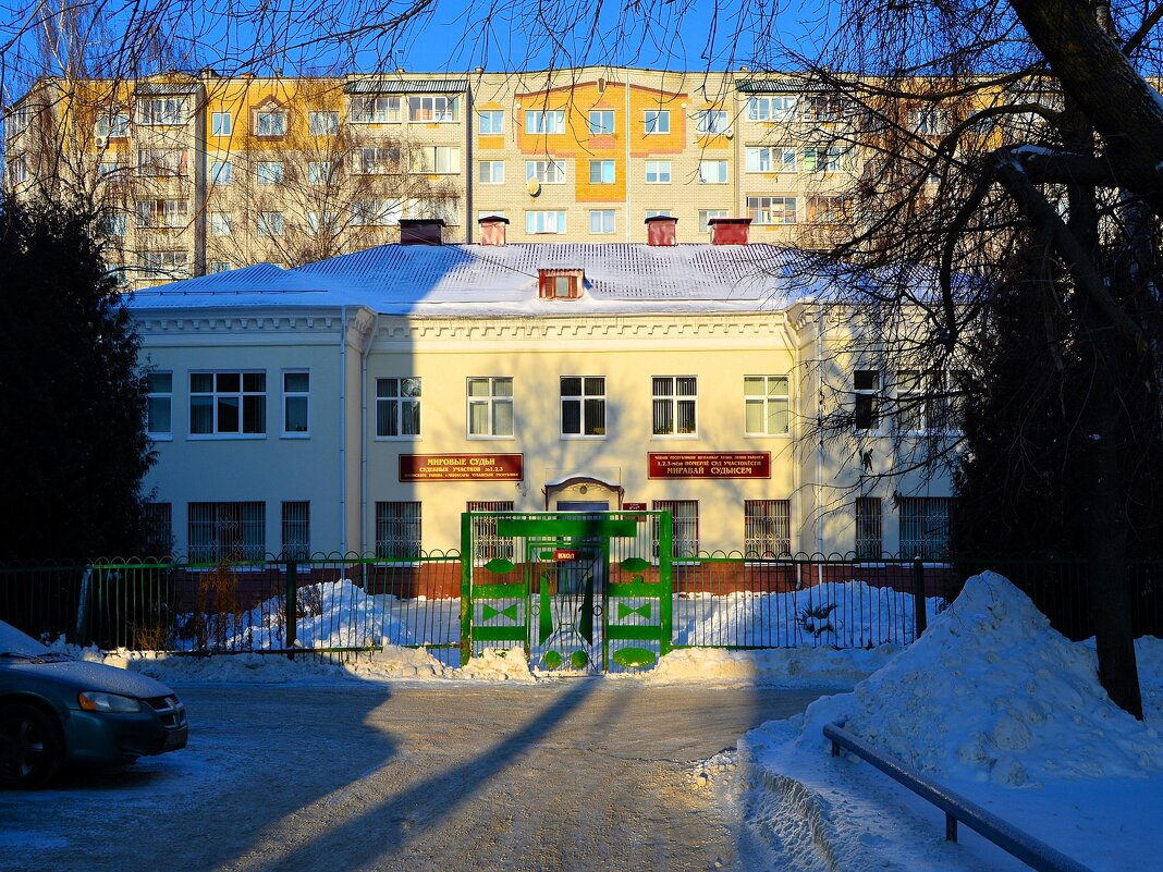 Чебоксары. Дом по ул. Гагарина 9. - Пётр Чернега Чебоксары. Дом по ул. Гагарина 9. - Пётр Чернега