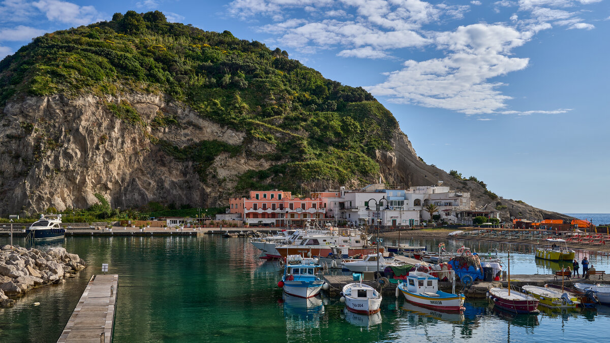 Porto di Sant’Angelo - Dmitriy Dikikh